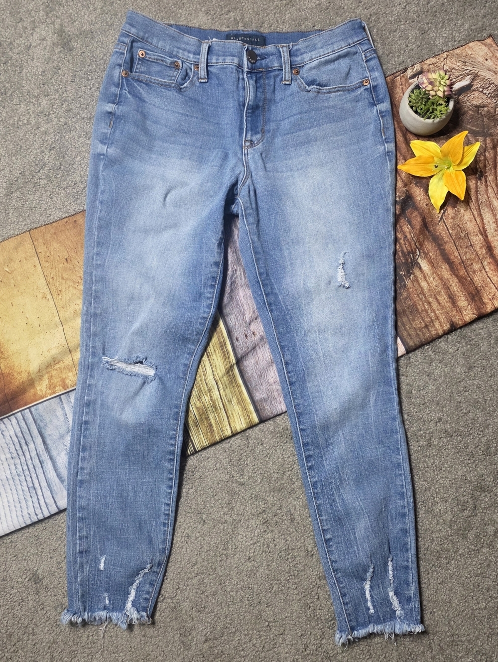 Aeropostale High Waisted Flex Effects Distressed Ankle Blue Jeans Size 8